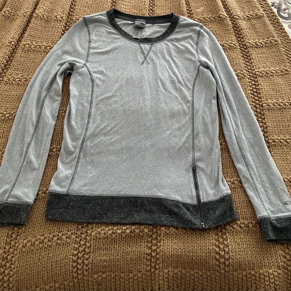 Champion long sleeve women’s workout shirt Size SP (small petite)